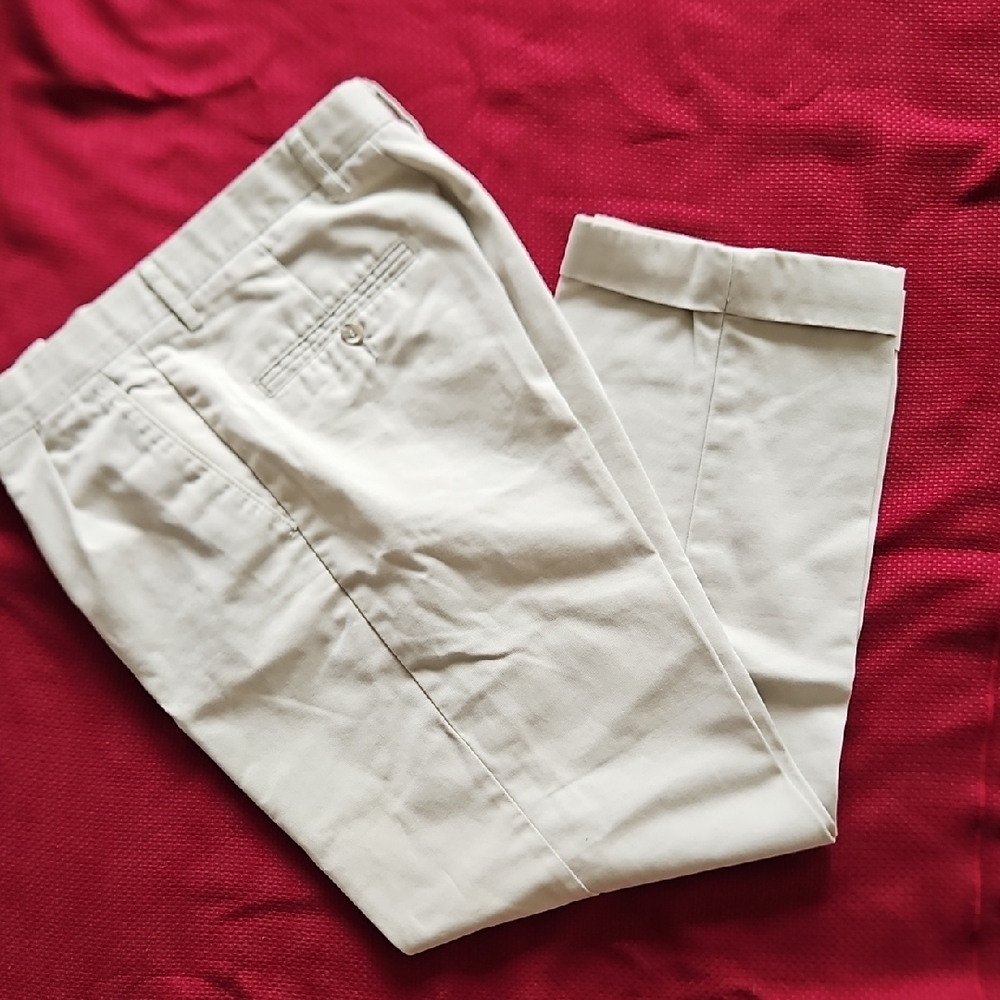 Dockers Men's Cream Chinos